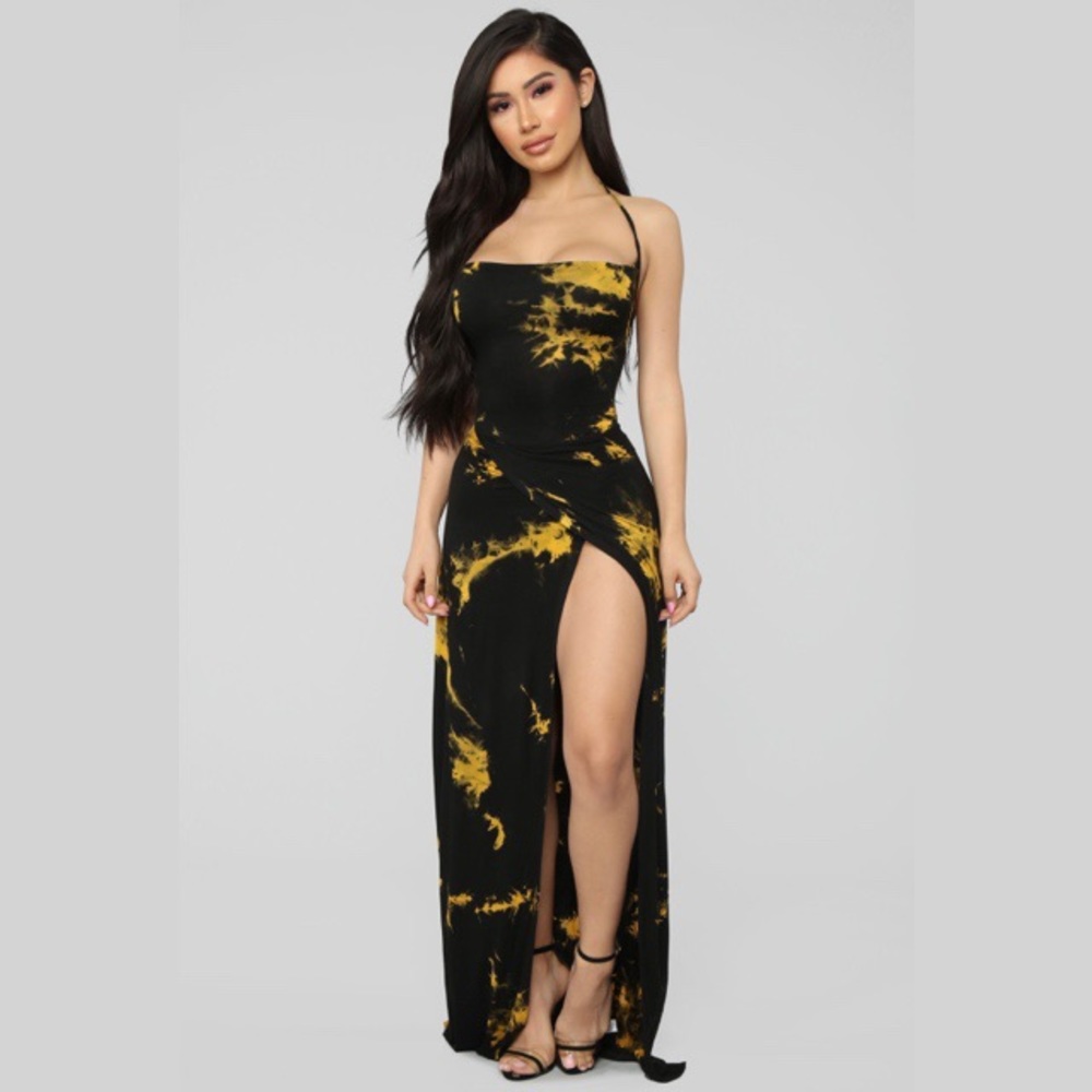 💖3/$20 Fashion Nova Stained With Envy Halter Maxi Dress
